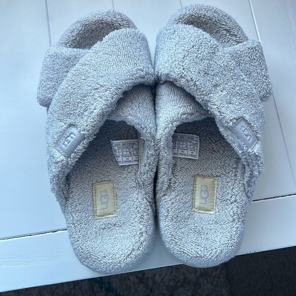 Ugg Slippers - Picture 4 of 4